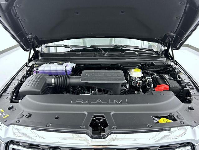 Photo of 2025 Granite Crystal Metallic Clearcoat RAM 1500