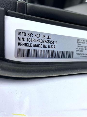 Photo of 2023 Bright White Clearcoat Jeep Grand Cherokee