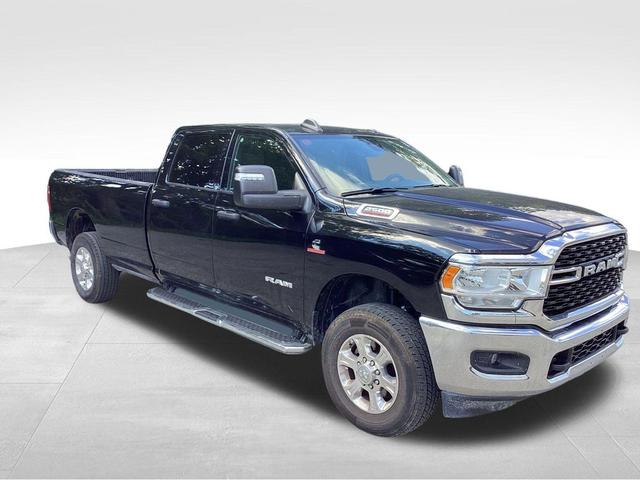 Photo of 2023 Diamond Black Crystal Pearlcoat RAM 2500