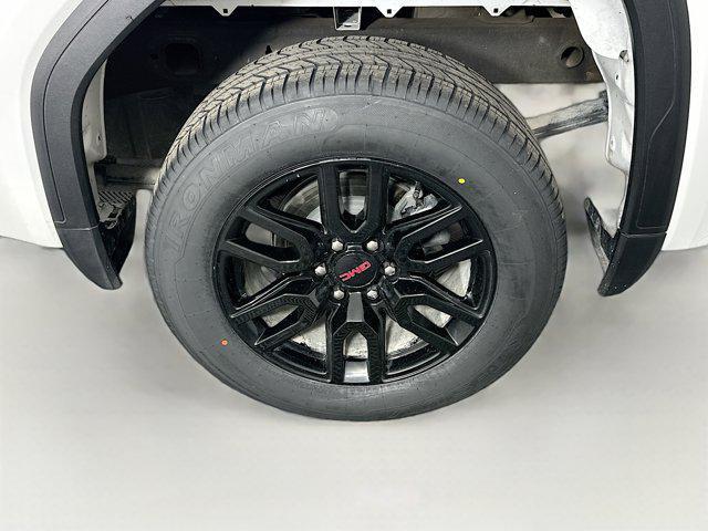 Photo of 2024 Summit White GMC Sierra 1500