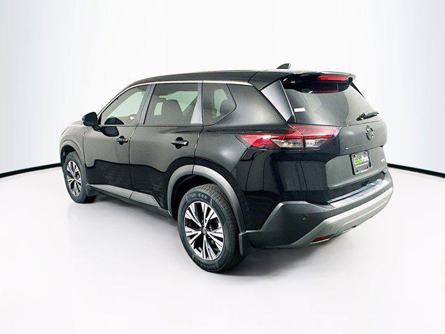 Photo of 2022 Super Black Nissan Rogue