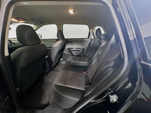 Photo of 2022 Super Black Nissan Rogue