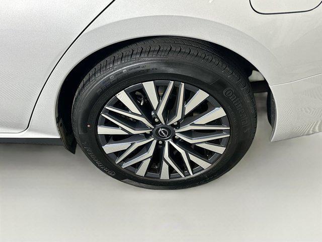 Photo of 2024 Brilliant Silver Metallic Nissan Altima