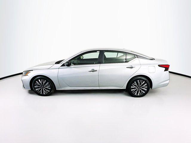 Photo of 2024 Brilliant Silver Metallic Nissan Altima