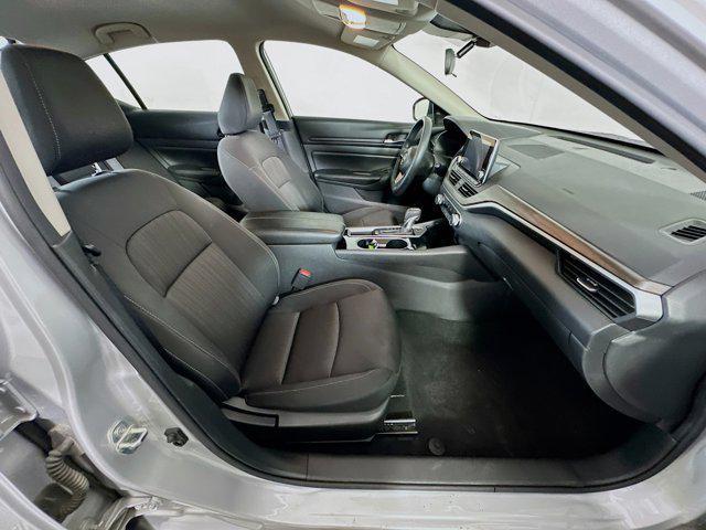 Photo of 2024 Brilliant Silver Metallic Nissan Altima