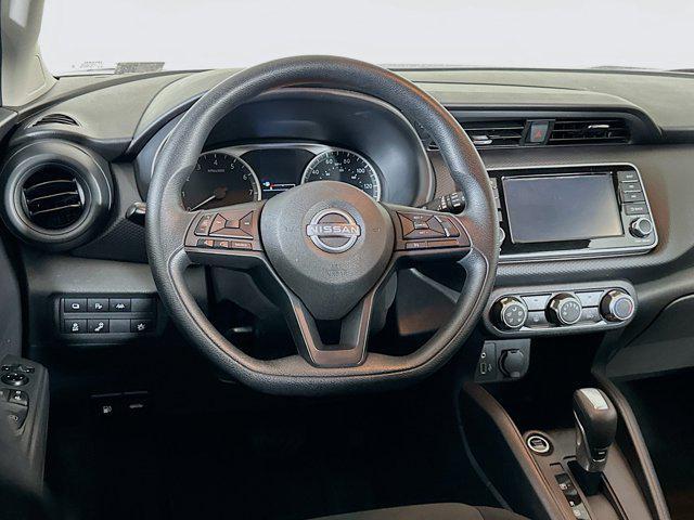 Photo of 2024 Super Black Nissan Kicks