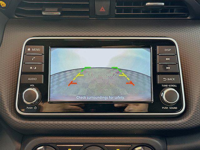 Photo of 2024 Super Black Nissan Kicks