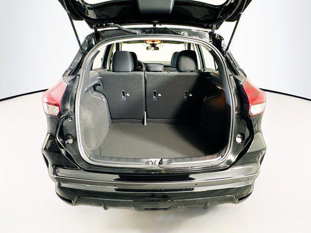 Photo of 2024 Super Black Nissan Kicks