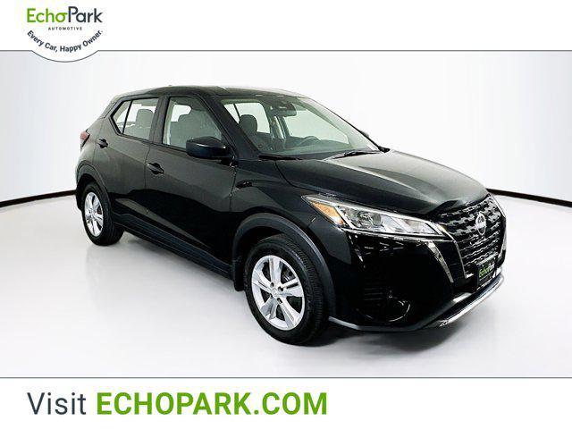 Photo of 2024 Super Black Nissan Kicks