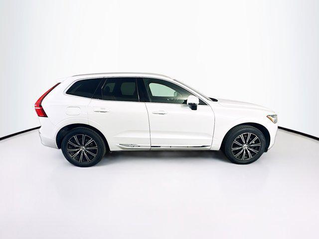 Photo of 2020 Crystal White Metallic Volvo XC60