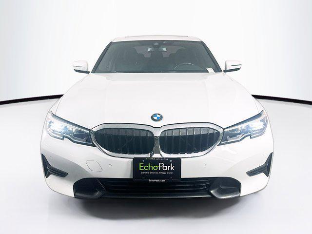 Photo of 2022 Alpine White BMW 330