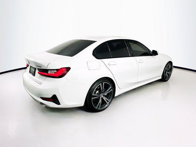 Photo of 2022 Alpine White BMW 330