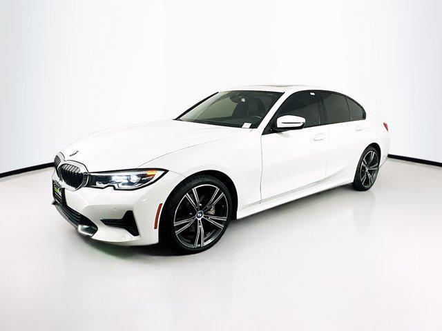 Photo of 2022 Alpine White BMW 330