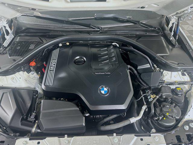 Photo of 2022 Alpine White BMW 330