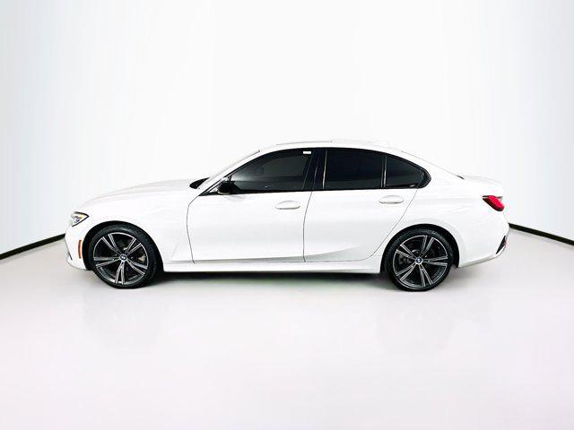 Photo of 2022 Alpine White BMW 330