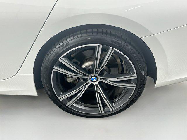 Photo of 2022 Alpine White BMW 330