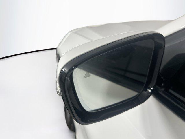 Photo of 2022 Alpine White BMW 330