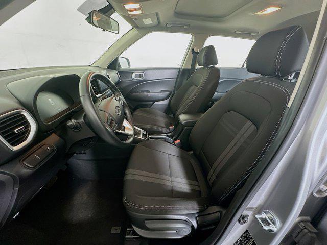 Photo of 2024 Shimmering Silver Hyundai VENUE