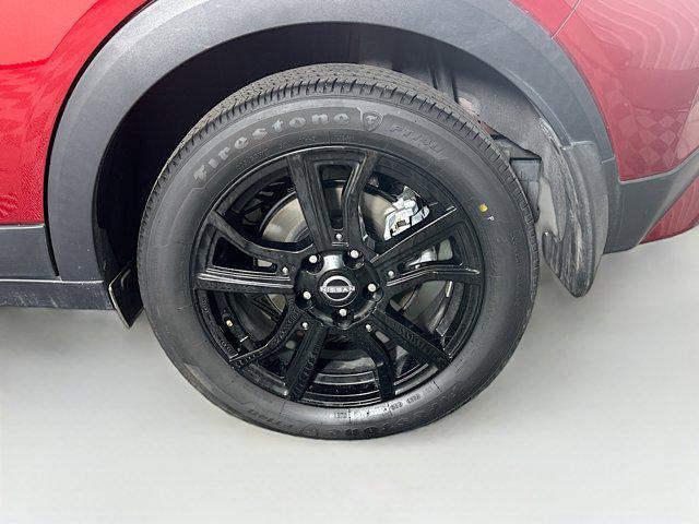 Photo of 2023 Scarlet Ember Tintcoat/Super Black Nissan Kicks