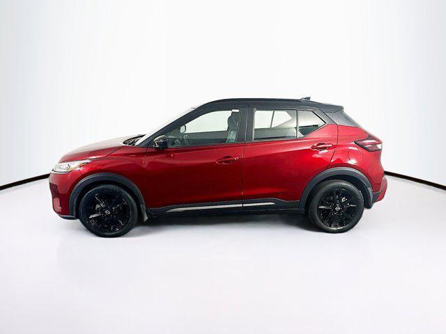 Photo of 2023 Scarlet Ember Tintcoat/Super Black Nissan Kicks