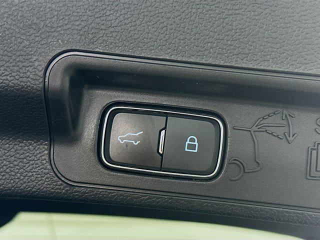 Photo of 2023 Agate Black Metallic Ford Explorer