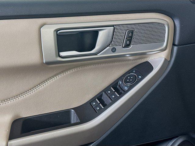 Photo of 2023 Agate Black Metallic Ford Explorer