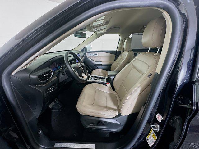 Photo of 2023 Agate Black Metallic Ford Explorer