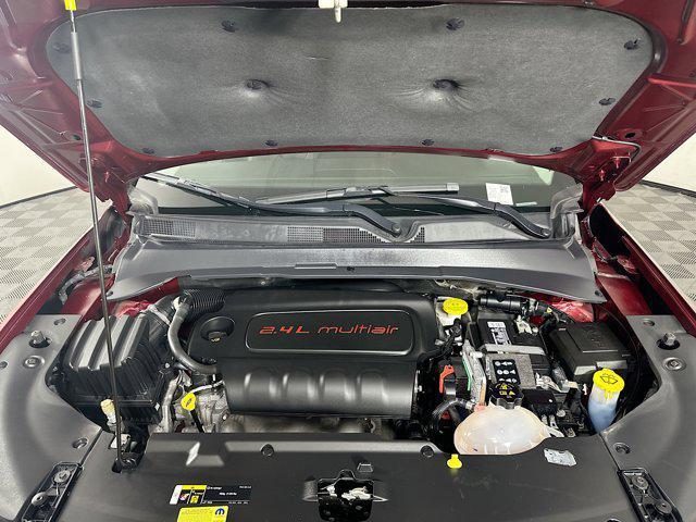Photo of 2022 Velvet Red Pearlcoat Jeep Compass