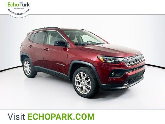 Photo of 2022 Velvet Red Pearlcoat Jeep Compass