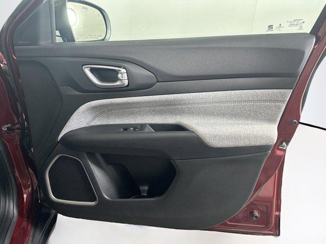 Photo of 2022 Velvet Red Pearlcoat Jeep Compass