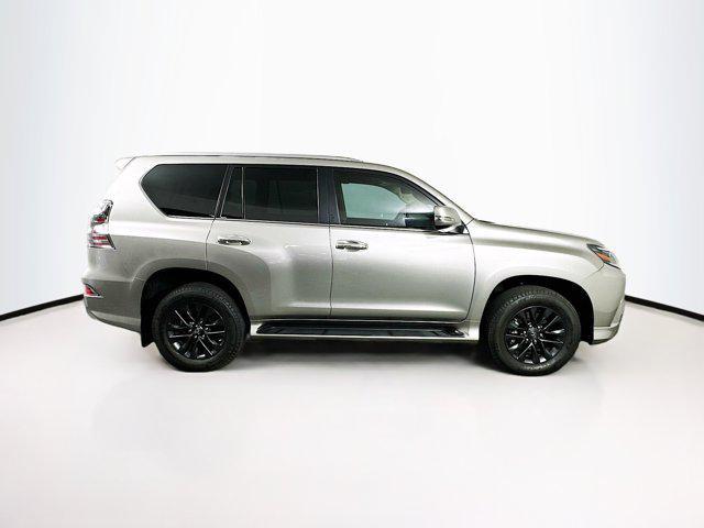 Photo of 2022 Atomic Silver Lexus GX 460
