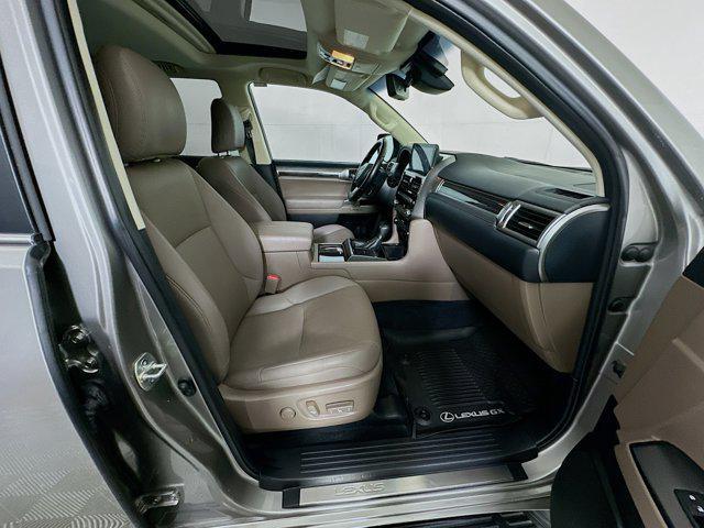 Photo of 2022 Atomic Silver Lexus GX 460