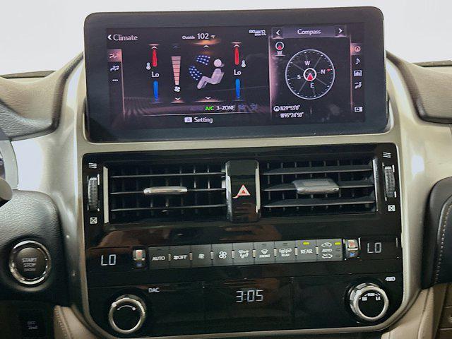 Photo of 2022 Atomic Silver Lexus GX 460