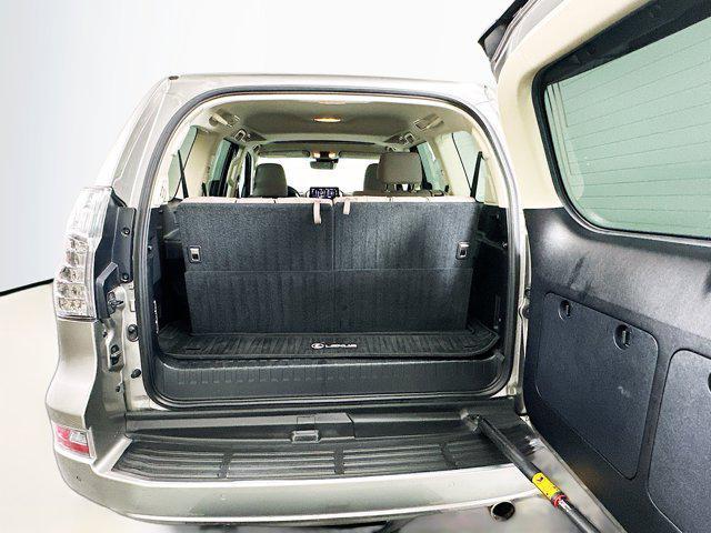Photo of 2022 Atomic Silver Lexus GX 460