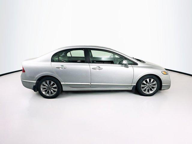 Photo of 2010 Alabaster Silver Metallic Honda Civic
