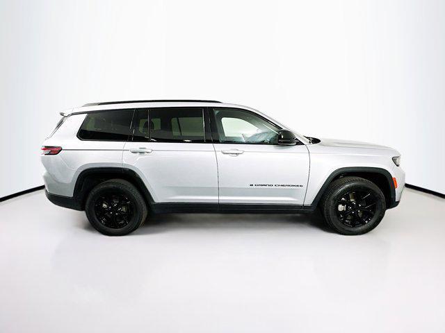 Photo of 2024 Silver Zynith Jeep Grand Cherokee L