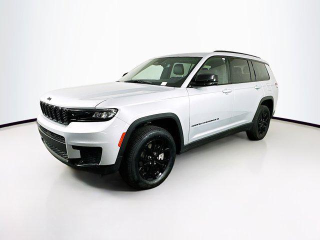 Photo of 2024 Silver Zynith Jeep Grand Cherokee L