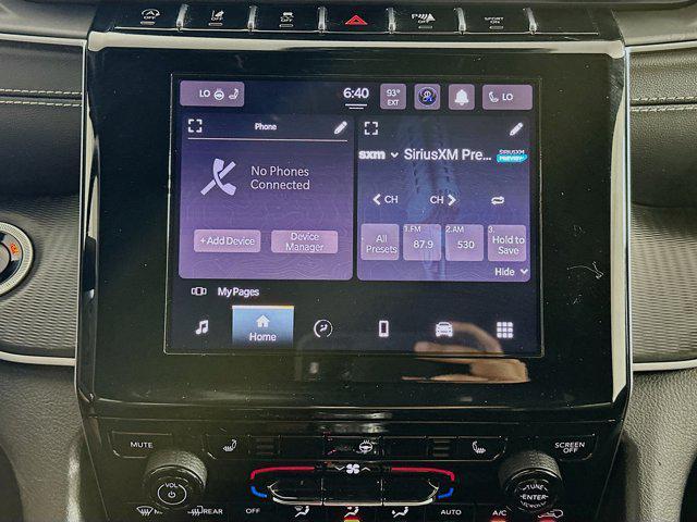 Photo of 2024 Silver Zynith Jeep Grand Cherokee L