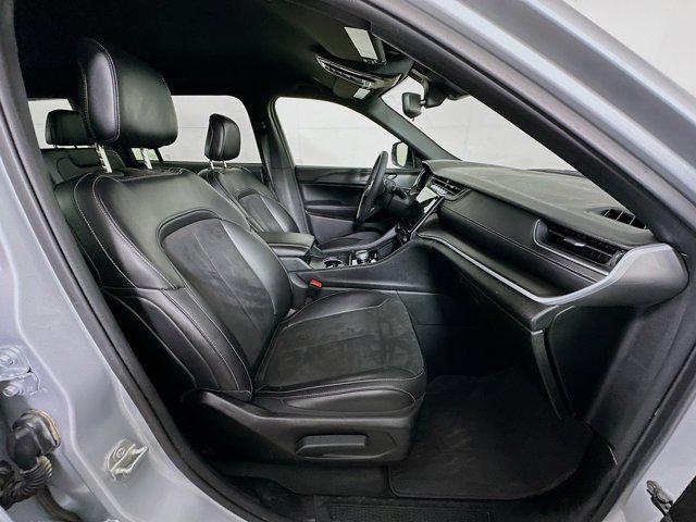 Photo of 2024 Silver Zynith Jeep Grand Cherokee L
