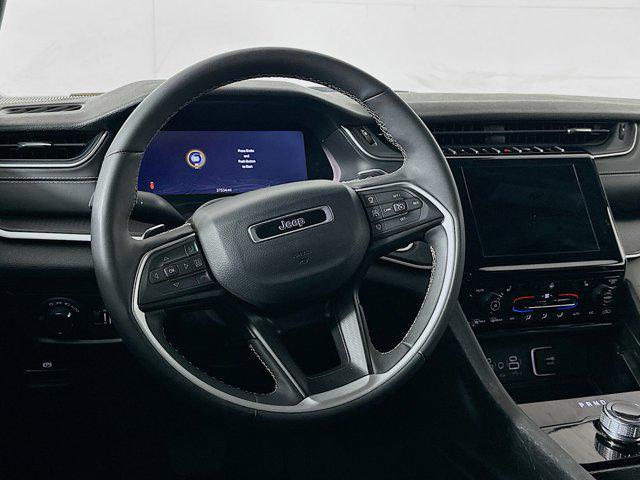 Photo of 2024 Silver Zynith Jeep Grand Cherokee L