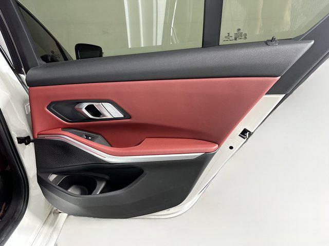 Photo of 2023 Alpine White BMW 330