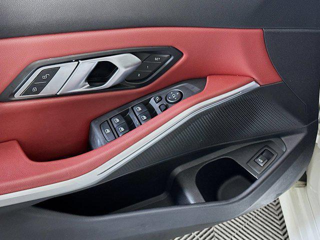 Photo of 2023 Alpine White BMW 330
