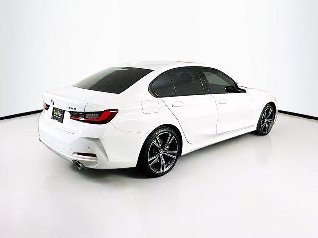 Photo of 2023 Alpine White BMW 330