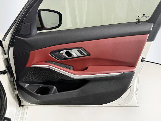 Photo of 2023 Alpine White BMW 330