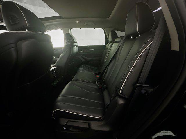Photo of 2022 Black Acura MDX