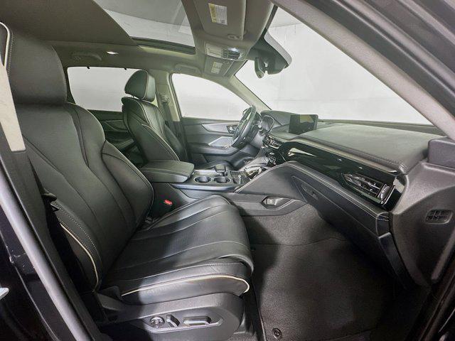 Photo of 2022 Black Acura MDX