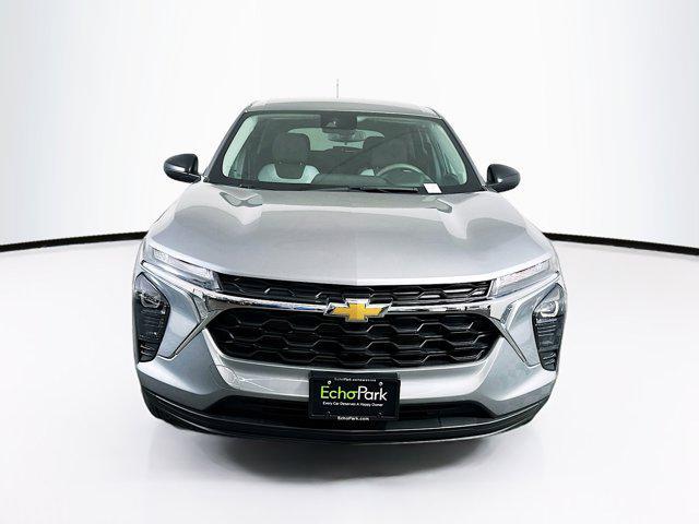 Photo of 2024 Sterling Gray Metallic Chevrolet Trax