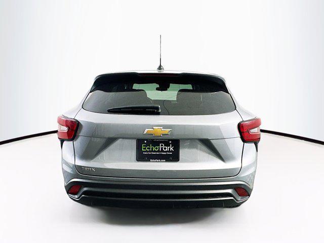 Photo of 2024 Sterling Gray Metallic Chevrolet Trax