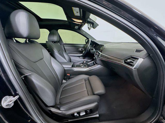 Photo of 2021 Jet Black BMW 330