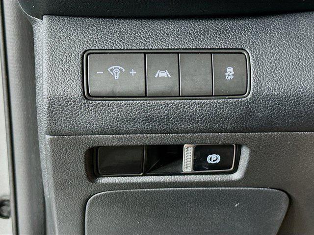 Photo of 2022 Shimmering Silver Hyundai SANTA FE